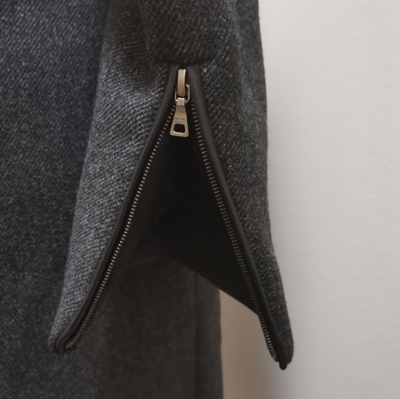 PRADA 100 %WOOL WOMEN'S LONG COAT. - Picture 11 of 16